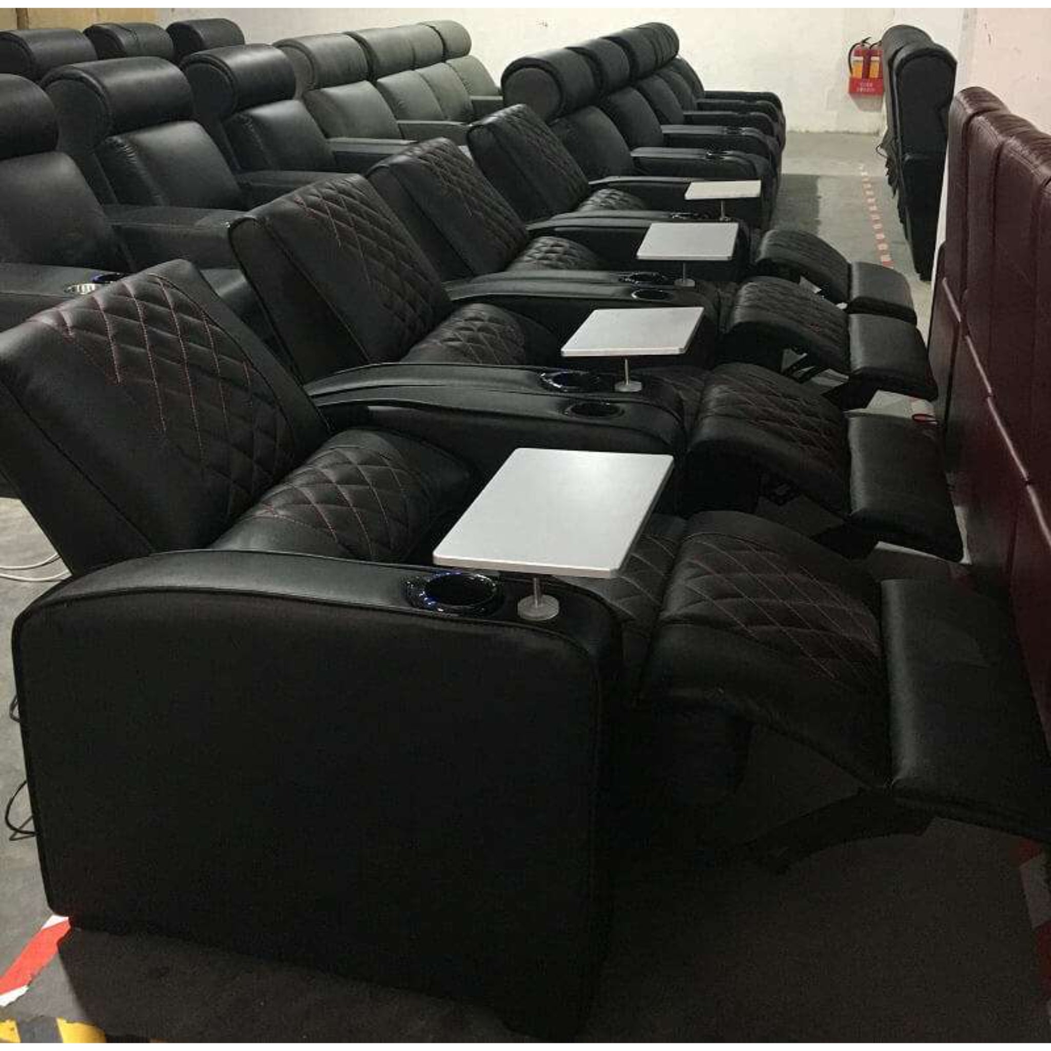 Linsen Seating LS‑805 Black Power Recliner